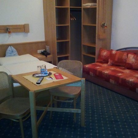 Hotel Zum Goldenen Hirschen Göstling an der Ybbs Extérieur photo
