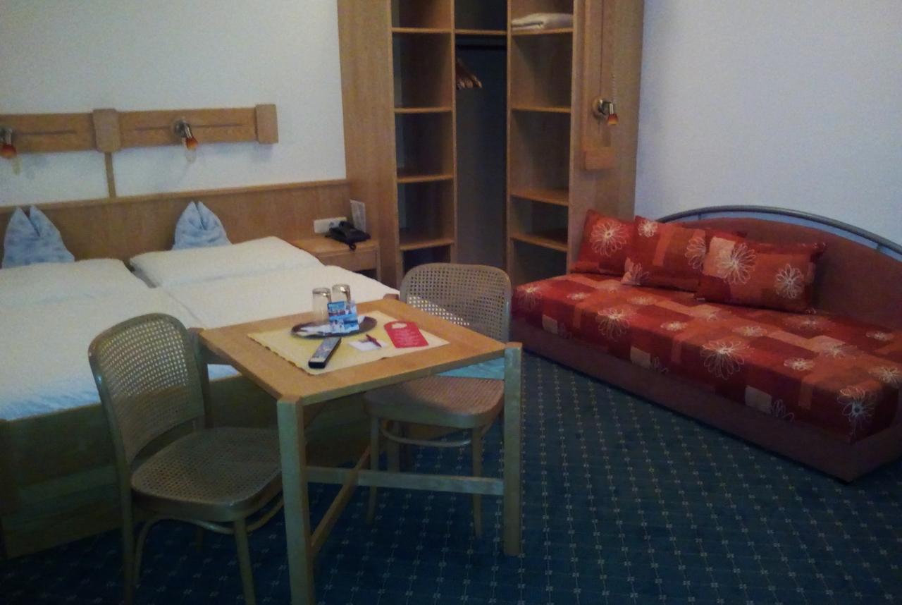 Hotel Zum Goldenen Hirschen Göstling an der Ybbs Extérieur photo